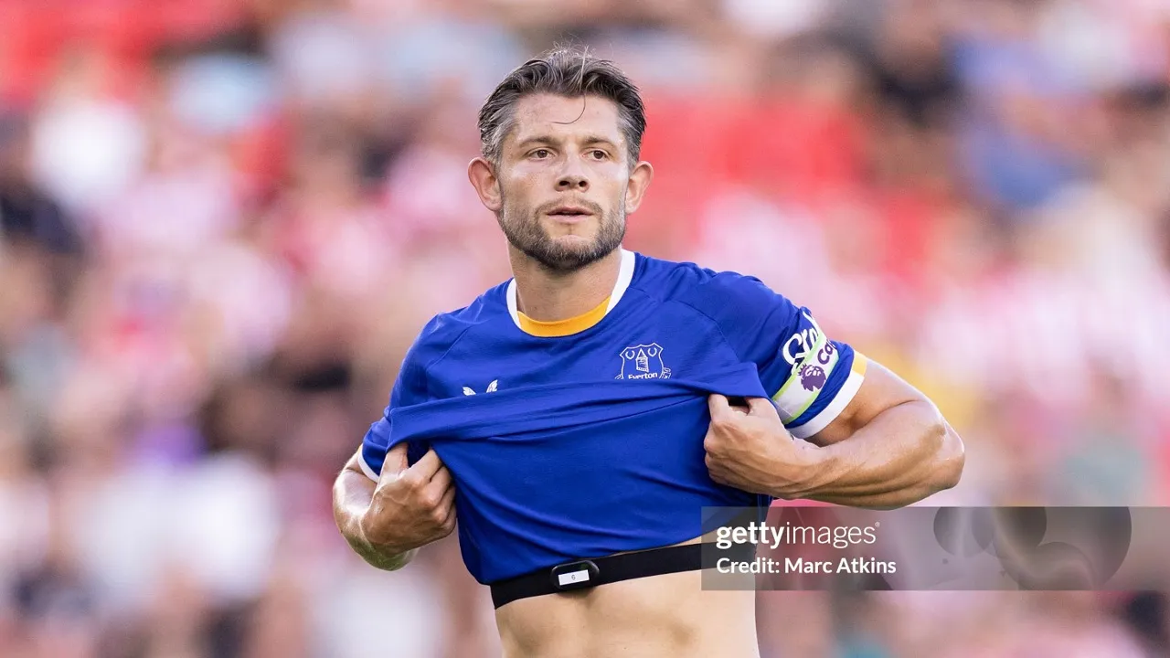 James Tarkowski Sebut Jabatan Kapten Everton Jadi Momen Terbangganya