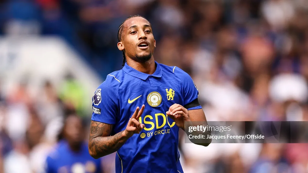 Joao Pedro Dikecam Akibat Selebrasi Berlebihan ke Arah Fans Brighton