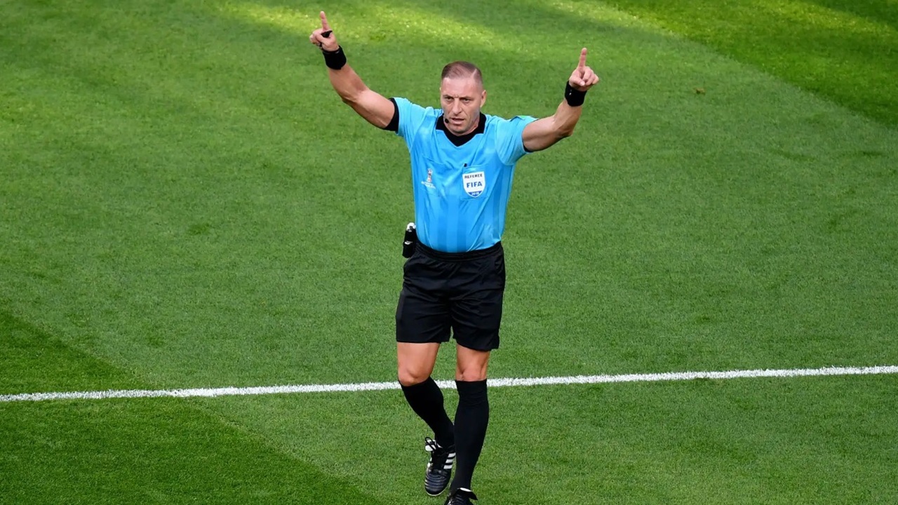 Kepala Wasit DFB Pastikan Penggunaan VAR Bakal Berkurang di Musim 2026/27