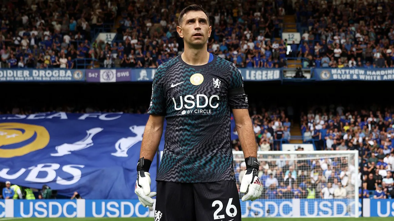 Emiliano Martinez.