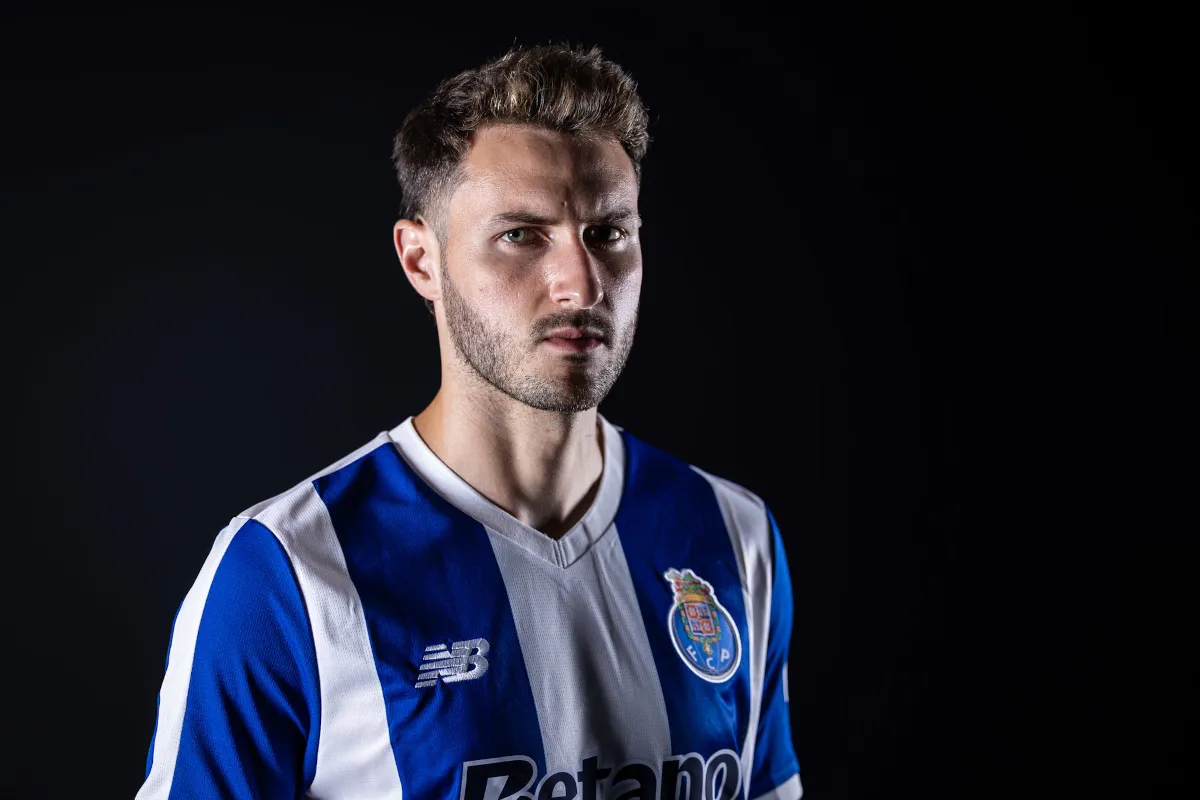 AC Milan Pinjamkan Gimenez ke FC Porto dengan Opsi Pembelian €18 Juta - sumber: (footballitalia)