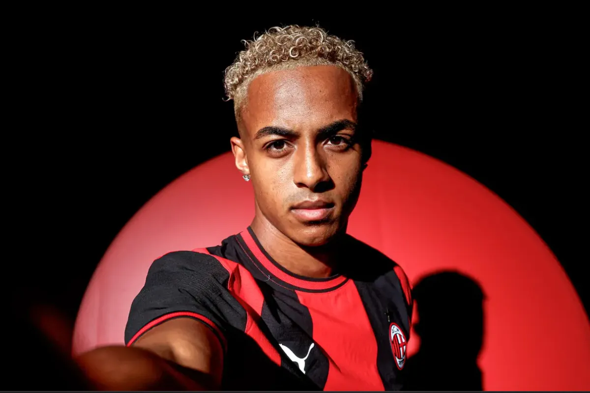 AC Milan Resmi Gaet Hutchinson dari Nottingham Forest dengan Nilai €44 Juta - sumber: (footballitalia)