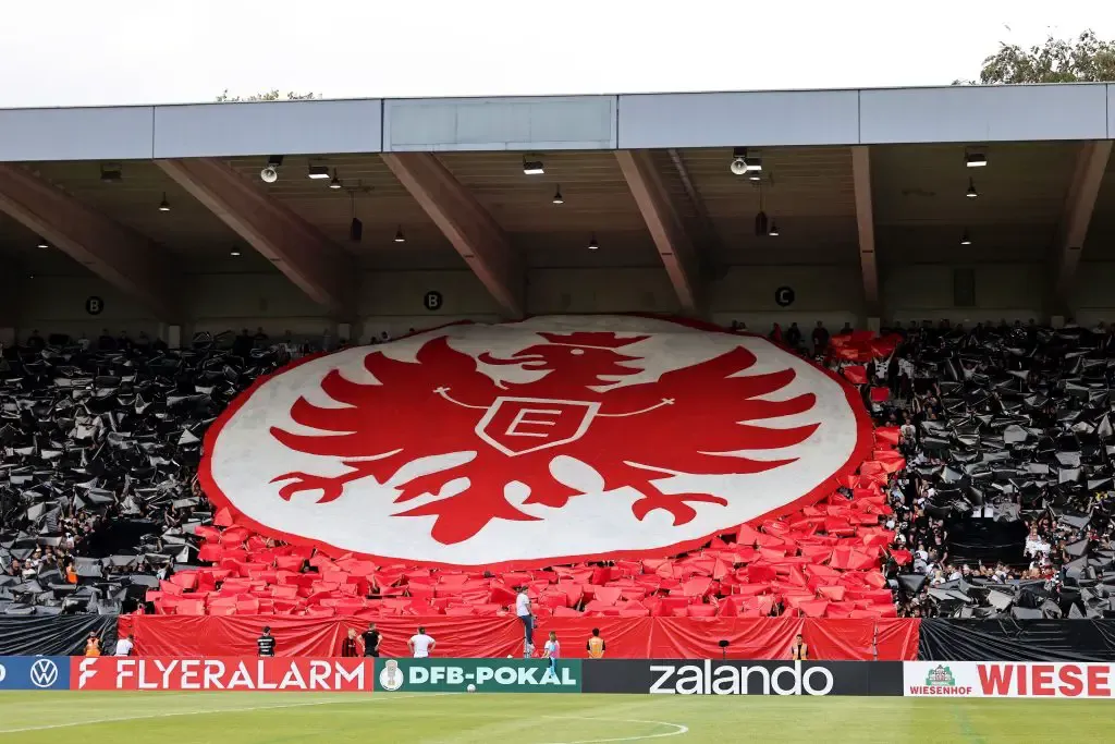 Eintracht Frankfurt amankan bek pilihan utama, Lilian Brassier, 26 tahun - sumber: (getfootballnewsgermany)