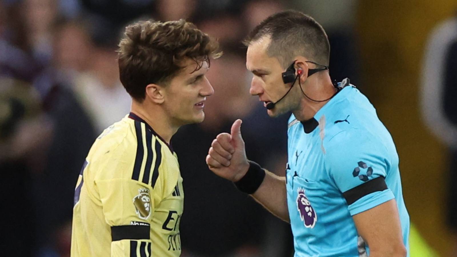 Kontroversi Wasit Laga Aston Villa vs Arsenal: Pakar Aturan Bekukan Tuduhan