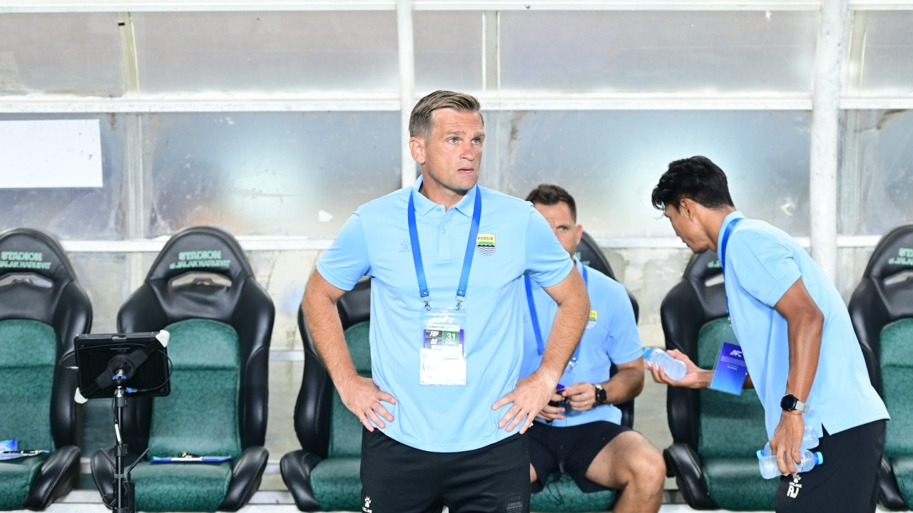 Soal Rekrutan Anyar, Pelatih Persib Pilih Maksimalkan Skuad