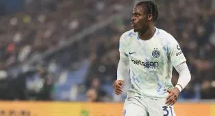 Yann Bisseck Berpeluang Starter di Laga Besar Melawan Napoli