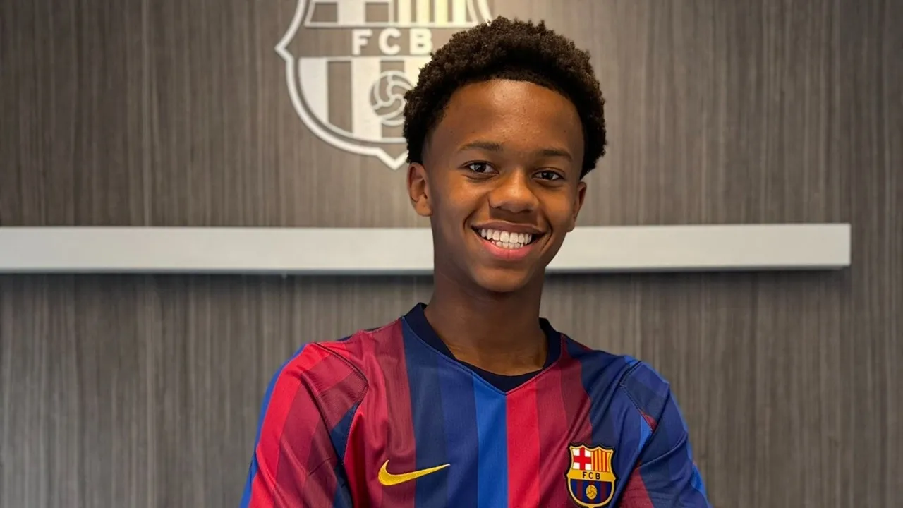 Barcelona Rampungkan Perekrutan Mikael Baza dari Hamburg