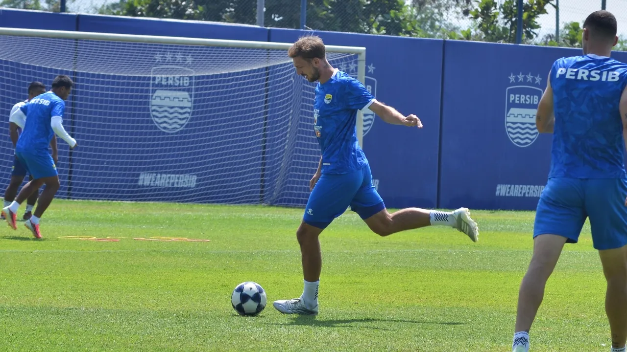 Bek Persib, Danijel Loncar