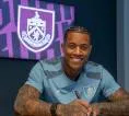 Duo Bek Brighton Resmi Hengkang di Penghujung Bursa Transfer