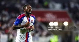 Everton Resmi Amankan Jasa Ainsley Maitland-Niles dari Lyon