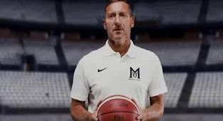 Francesco Totti Gabung dengan Klub Basket Roma