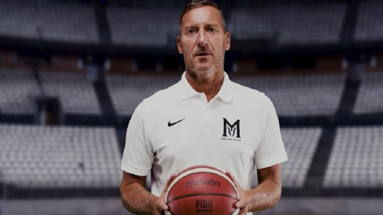 Francesco Totti Gabung dengan Klub Basket Roma