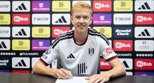 Fulham Resmi Rekrut Hugo Larsson dari Eintracht Frankfurt