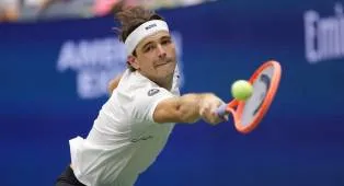 Hasil US Open: Taylor Fritz Lalui Tantangan Pertama Tanpa Drama