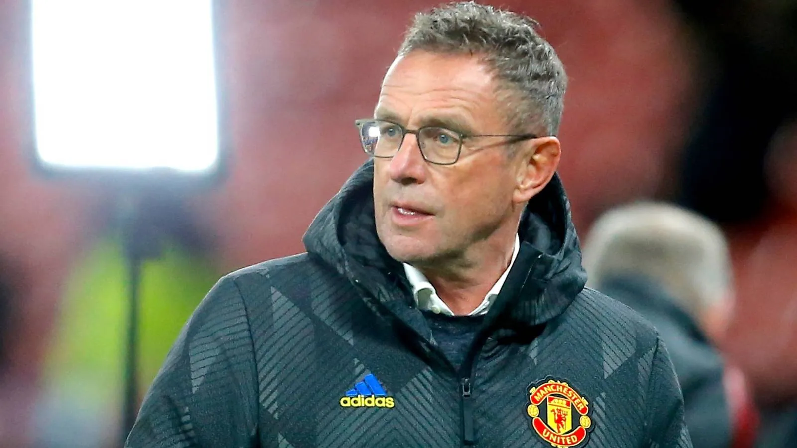 Ralf Rangnick Ungkap Man Utd Gagal Ganti Pemain Kunci Sejak 2020 - sumber: (givemesport)
