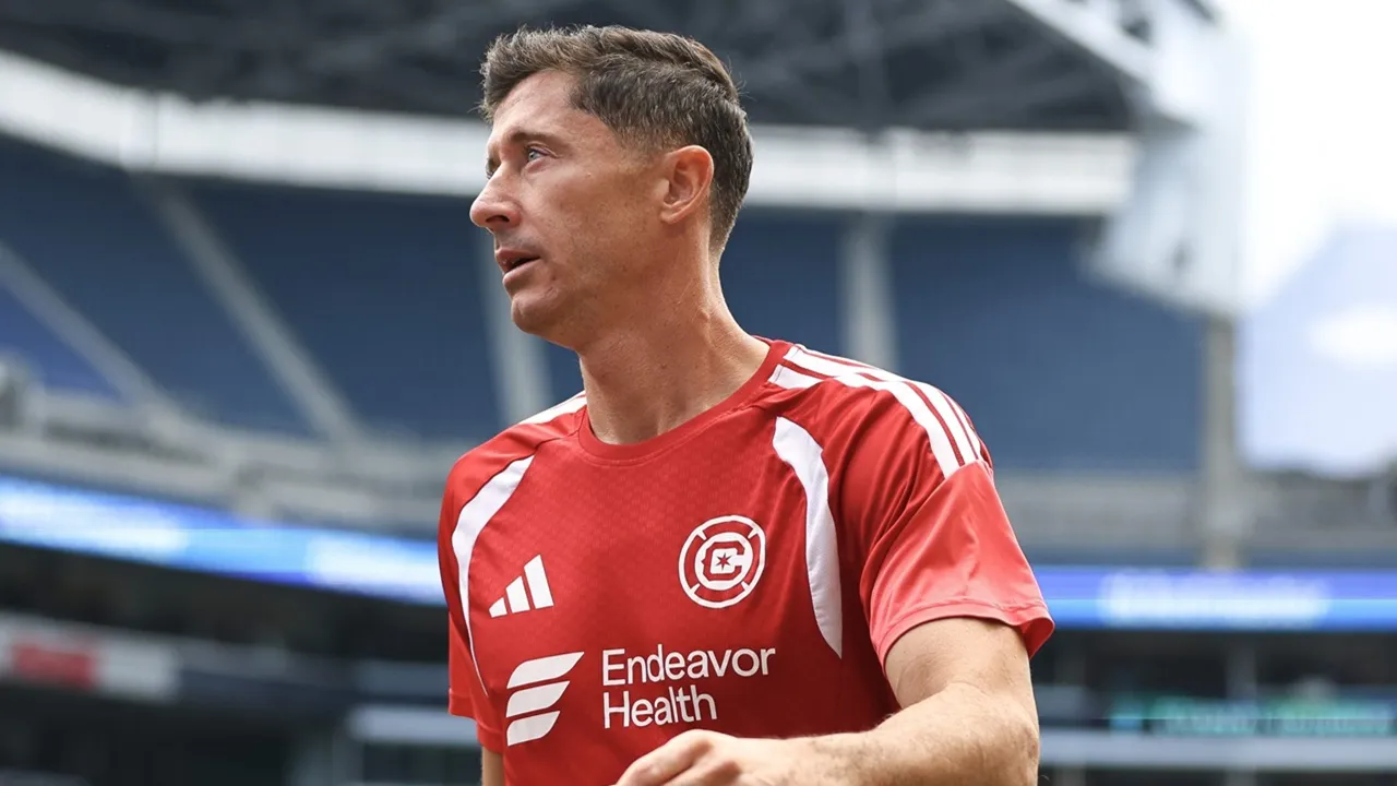 Robert Lewandowski Bahas Kegagalan Barcelona Gagal Dapatkan Julian Alvarez