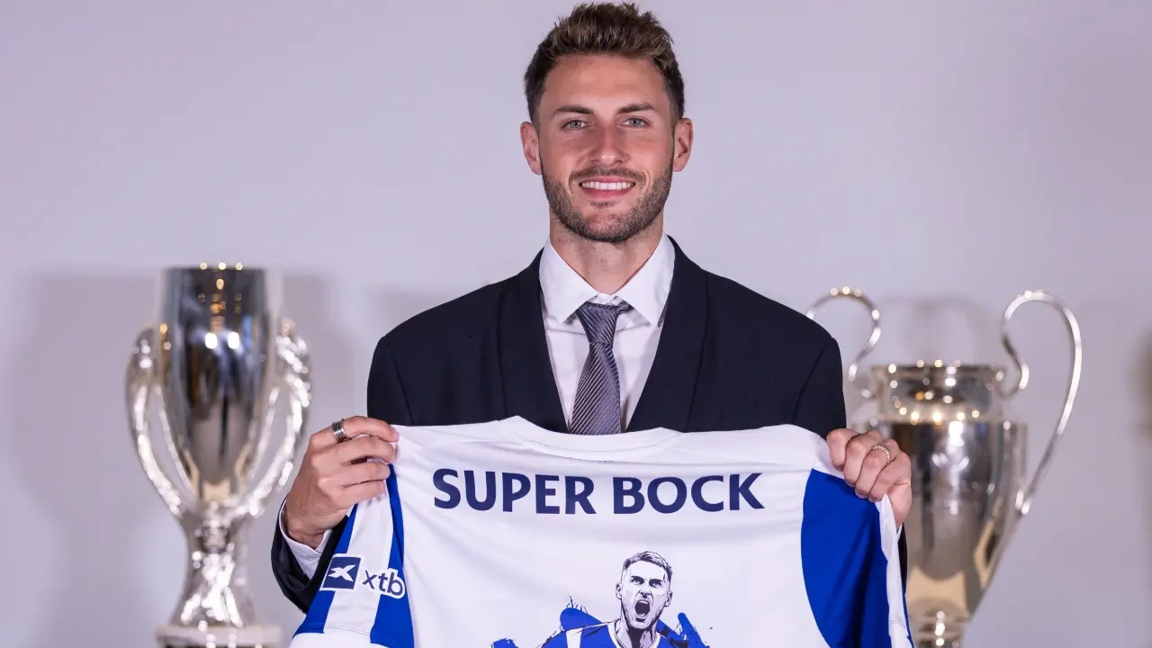 Santiago Gimenez Dipinjamkan ke Porto dengan Opsi Beli 18 Juta Euro