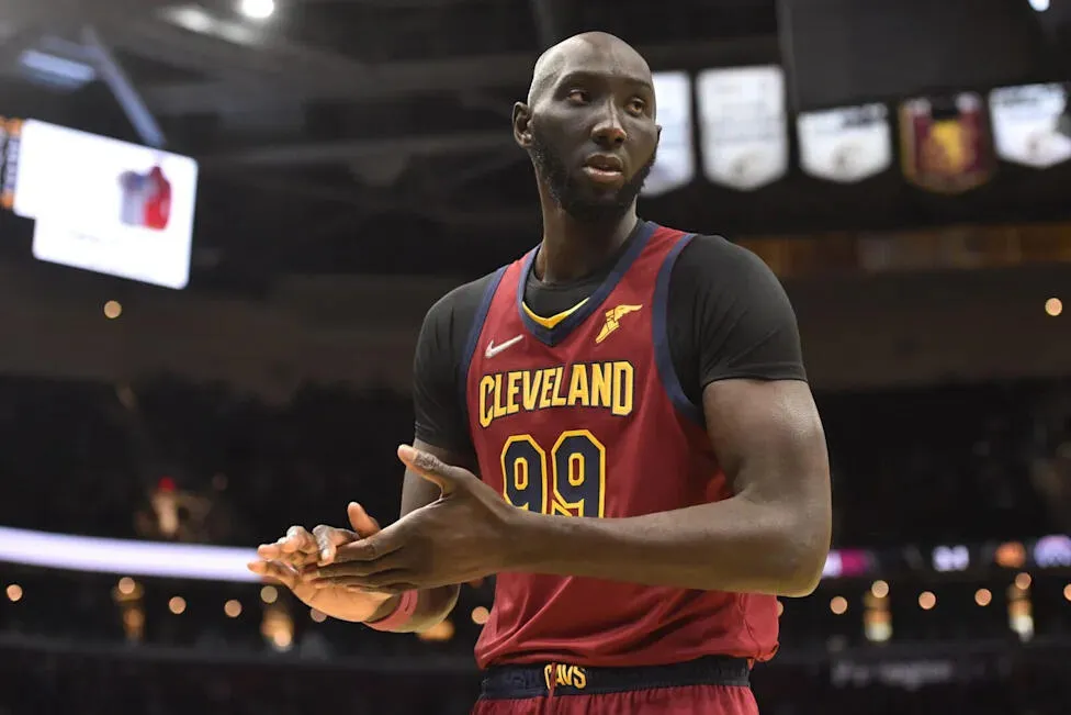 Tacko Fall Berpotensi Kembali ke NBA Bersama 76ers - sumber: (mainbasket)