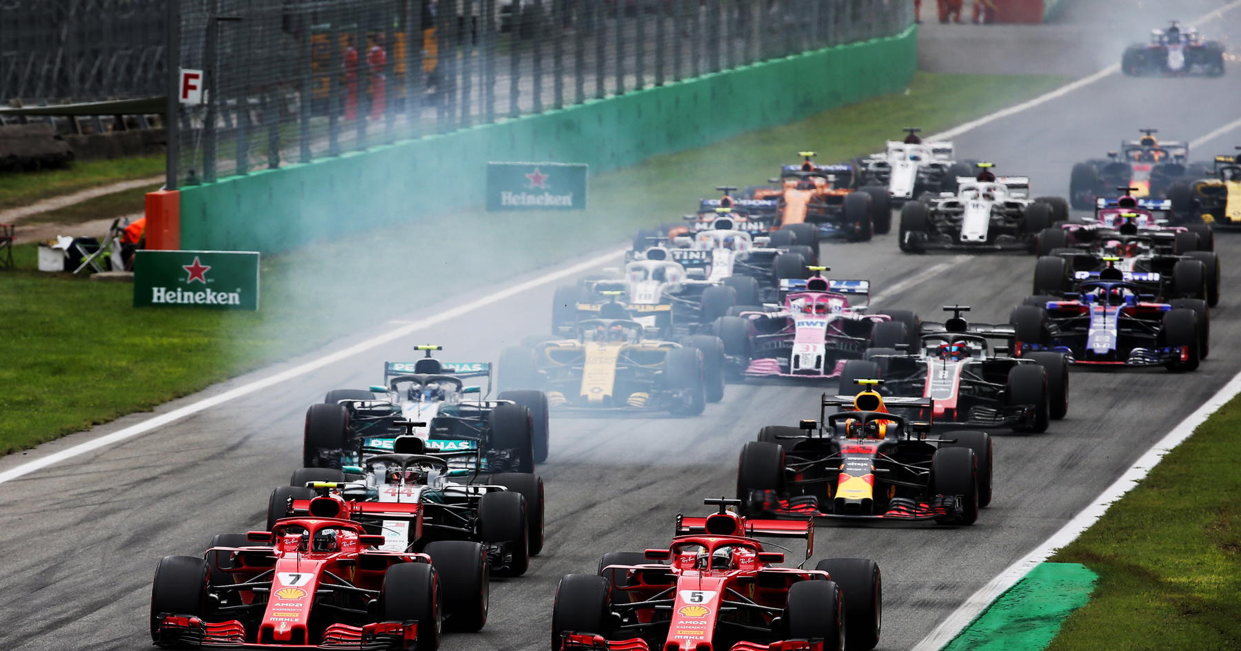 Vettel Geram Usai Insiden Kontroversial dengan Hamilton