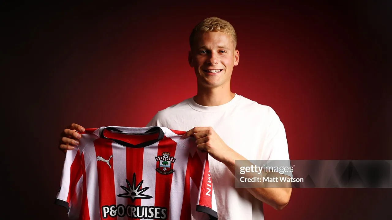 Zach Abbott langsung dipinjamkan ke Southampton