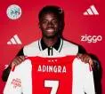 Ajax Amankan Simon Adingra dari Sunderland Lewat Status Pinjaman