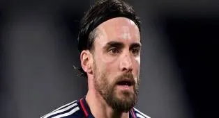 Atletico Madrid Gagal Untuk Rekrut Bek Veteran Lyon di Hari Terakhir Bursa