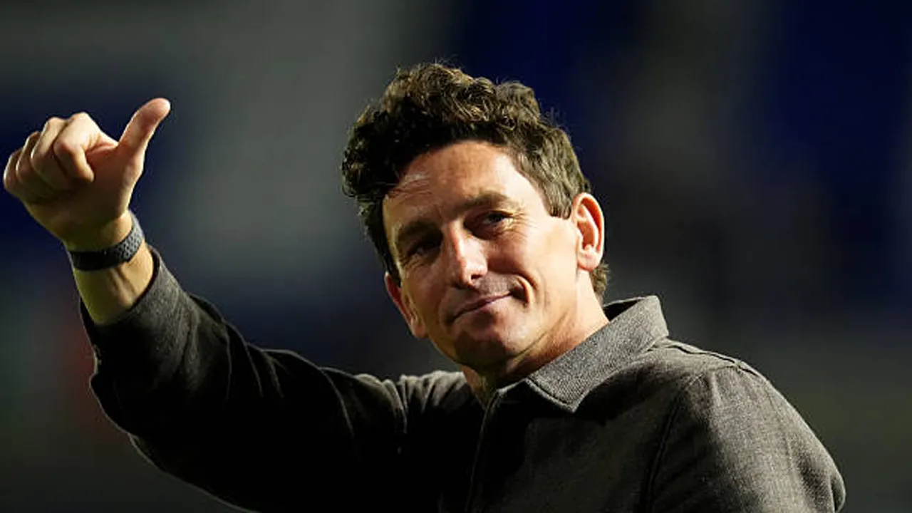 Brentford Datangkan Lima Rekrutan, Keith Andrews Sukses Pertahankan Pemain Kunci
