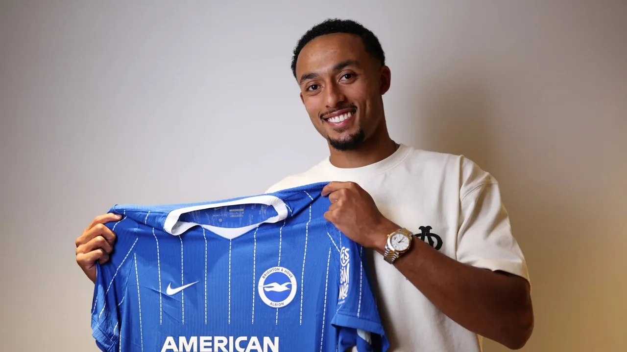 Femi Azeez siap jadi amunisi baru Brighton usai tampil menawan di Millwall