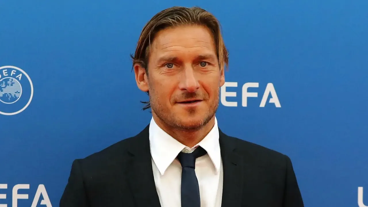 Francesco Totti, Batistuta, dan Baggio Ramaikan Laga Nostalgia Fiorentina