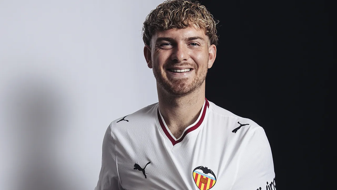 Harvey Elliott Ungkap Alasan Lanjutkan Karier di Valencia