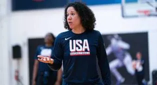 Kara Lawson Sebut Piala Dunia FIBA 2026 sebagai yang Tersulit bagi AS