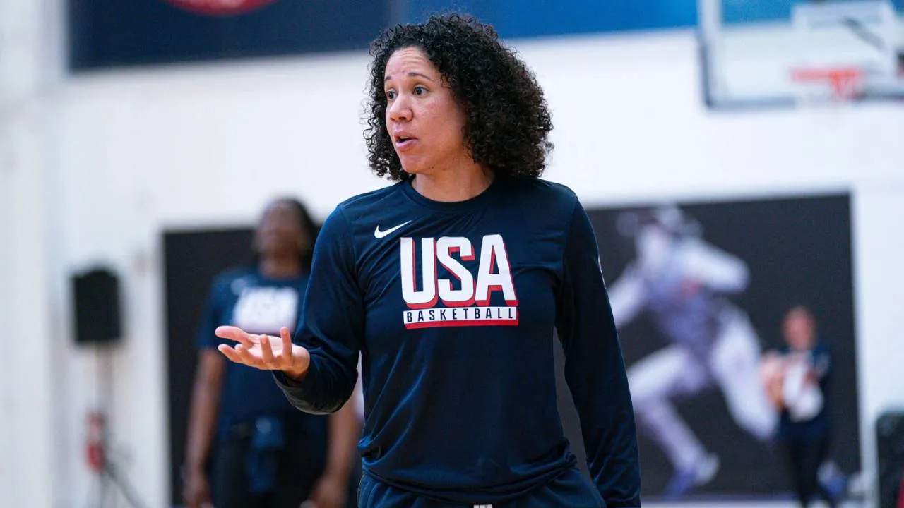 Kara Lawson mengatakan kini semakin banyak tim yang memiliki pemain berkualitas tinggi, sehingga AS harus bekerja lebih keras untuk mempertahankan dominasinya. (Foto: AP)