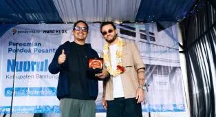 Marc Klok Resmikan Gedung Sekolah Ponpes di Pangalengan