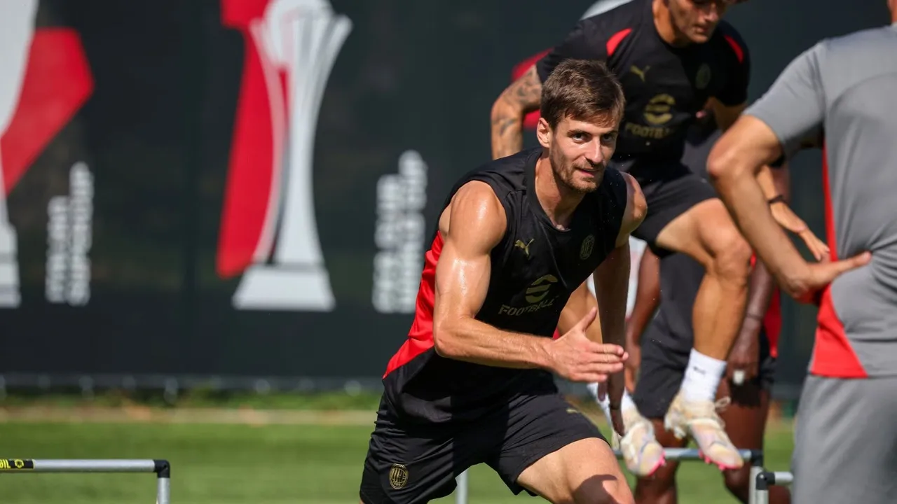 Matteo Gabbia Alami Masalah Pergelangan Kaki Jelang Laga Juventus