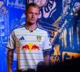 Melvin Bard Bahagia Setelah Resmi Bergabung dengan Leeds United