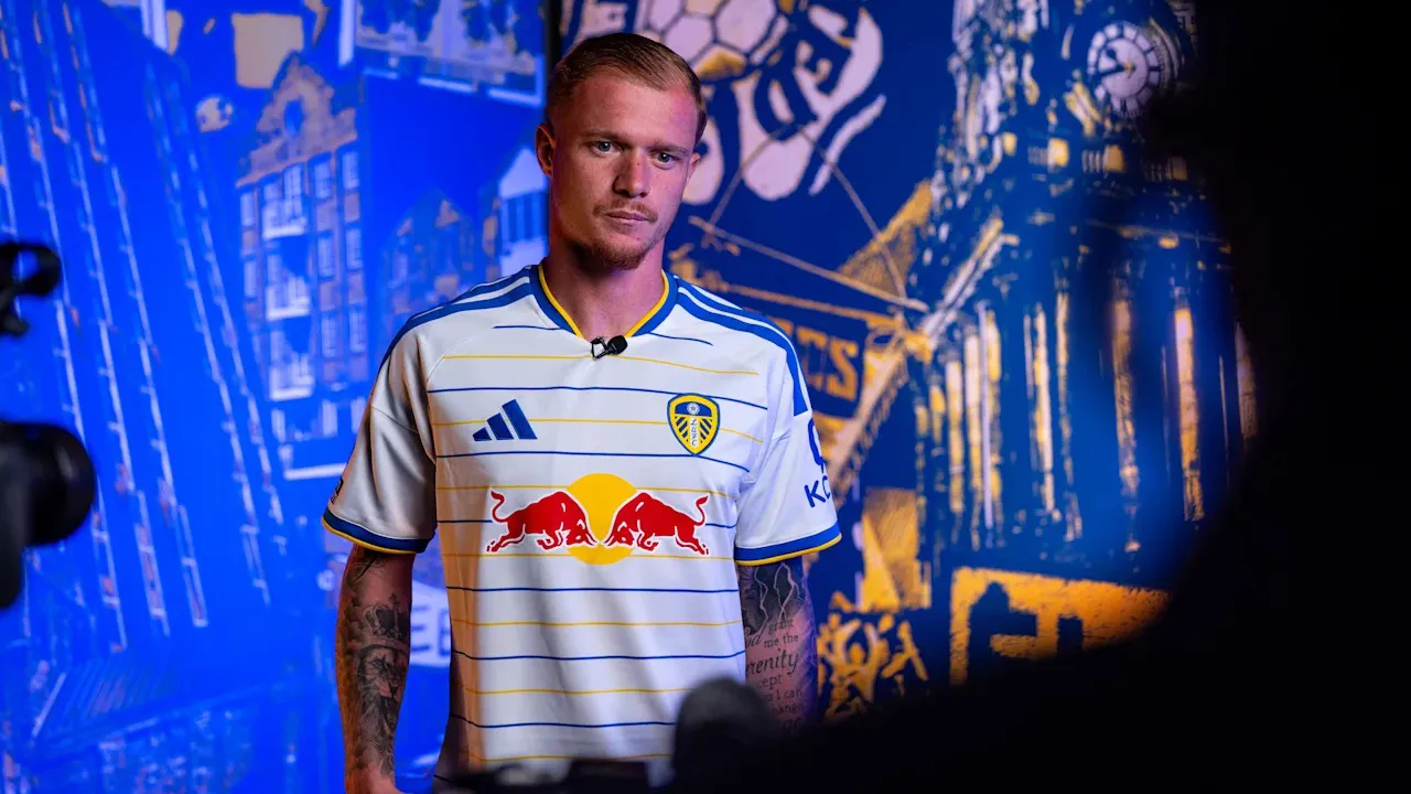 Melvin Bard Bahagia Setelah Resmi Bergabung dengan Leeds United
