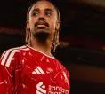 Ryan Babel Ragu Bradley Barcola Bisa Gantikan Mohamed Salah di Liverpool