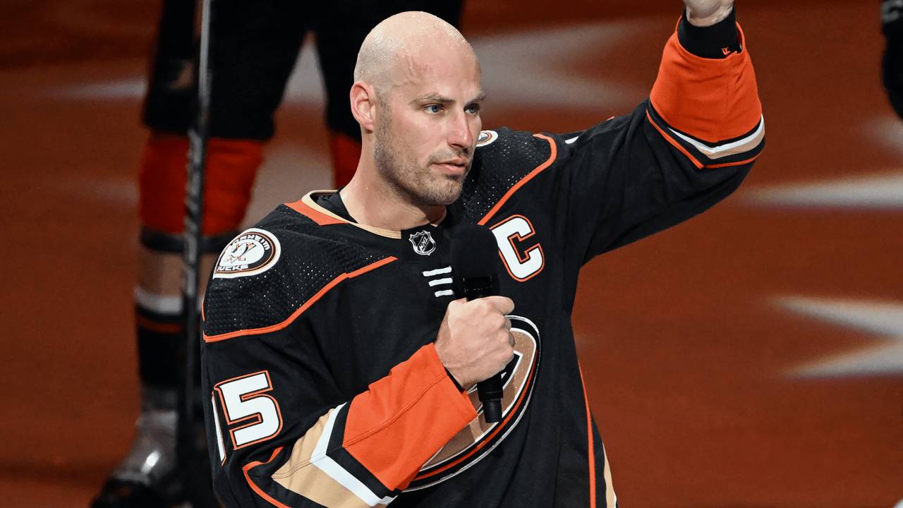 Anaheim Ducks Pensiunkan Nomor Punggung 15 Milik Ryan Getzlaf
