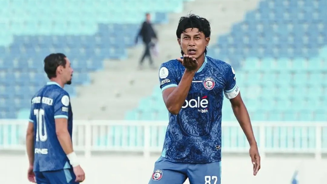 Arema FC 4-0 Isenmulang Kalteng FC, Singo Edan Berpesta Di Laga Pembuka