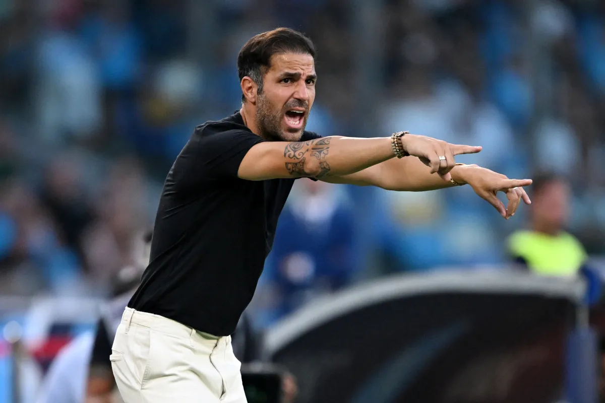 Fabregas Dijagokan Sagna Jadi Suksesor Flick di Barcelona - sumber: (footballitalia)