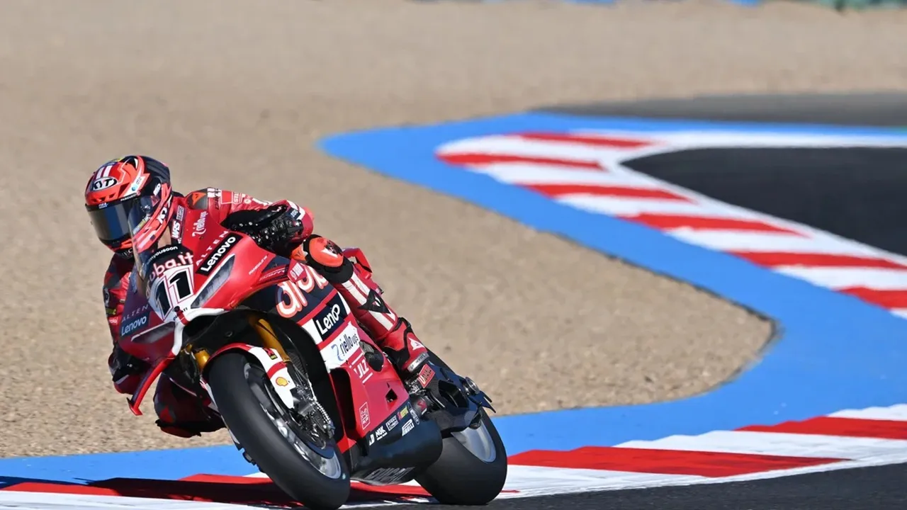 Hasil FP1 WSBK Prancis: Nicolo Bulega Jadi Tercepat meski Sempat Bermasalah