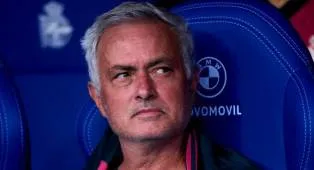 Lagi Cari Perhatian, Jose Mourinho Beri Sindiran Pedas ke PSG dan Bayern