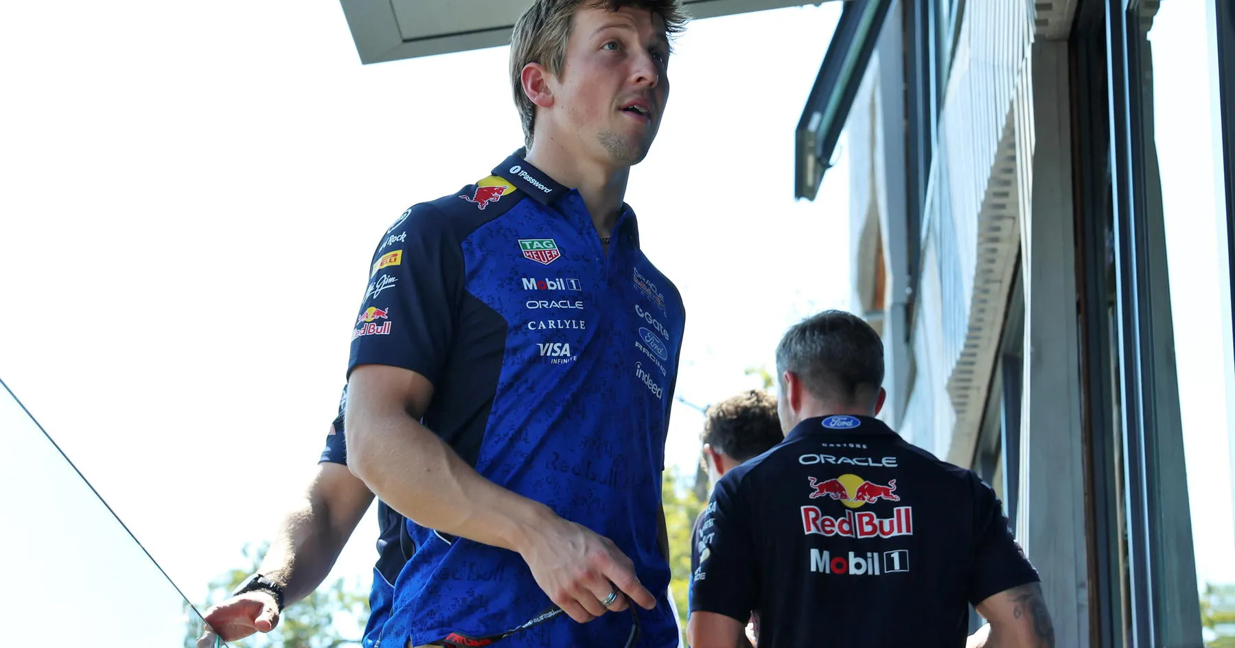 Lawson Gantikan Hadjar di GP Italia Karena Cedera Membandel - sumber: (racingnews365)
