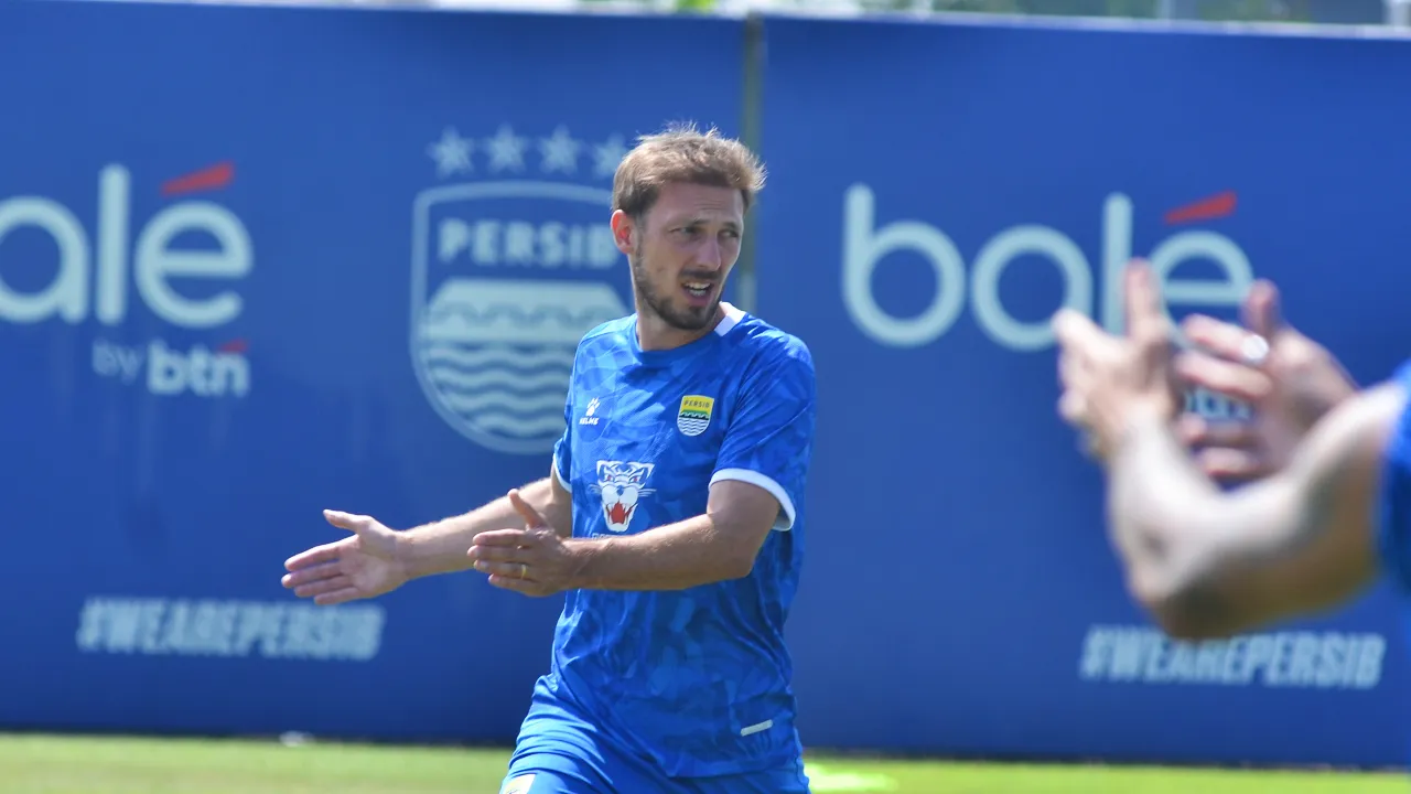 Bek Persib, Danijel Loncar