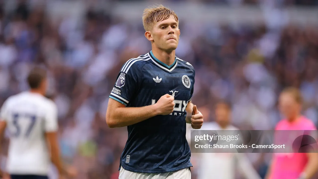 Matthias Jaissle Bertekad Pertahankan Lewis Hall di Newcastle United