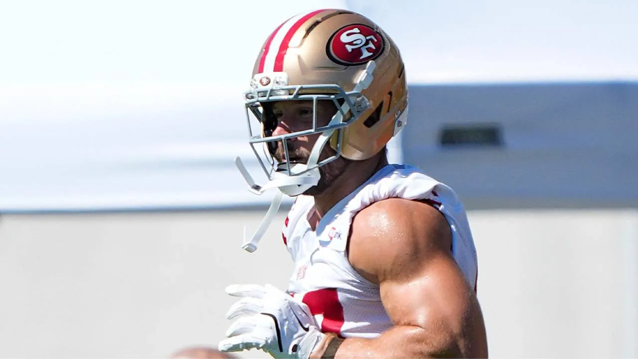 Menurut Nick Bosa, mengikuti latihan tim menjadi ujian penting karena ia bisa bergerak tanpa terlalu memikirkan kondisi lututnya. (Foto: AP)