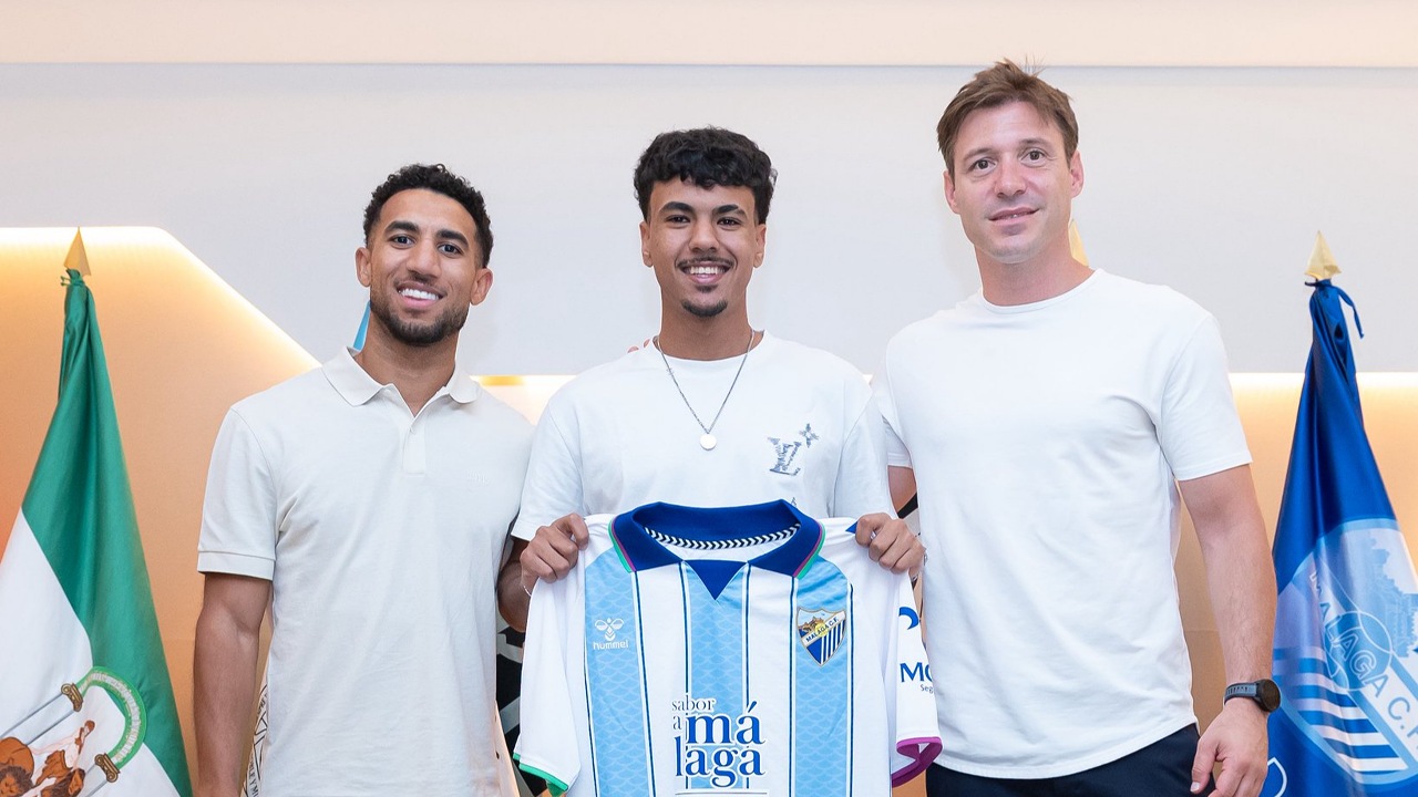 Adam Aznou Diskusi Dengan David Moyes Sebelum Pindah ke Malaga