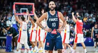 Evan Fournier Tanggapi Komentar Braxton Key soal Publikasi Gaji