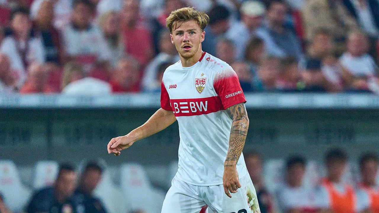 Finn Jeltsch Terpukau Atmosfer MHPArena Saat Stuttgart Hajar Koln