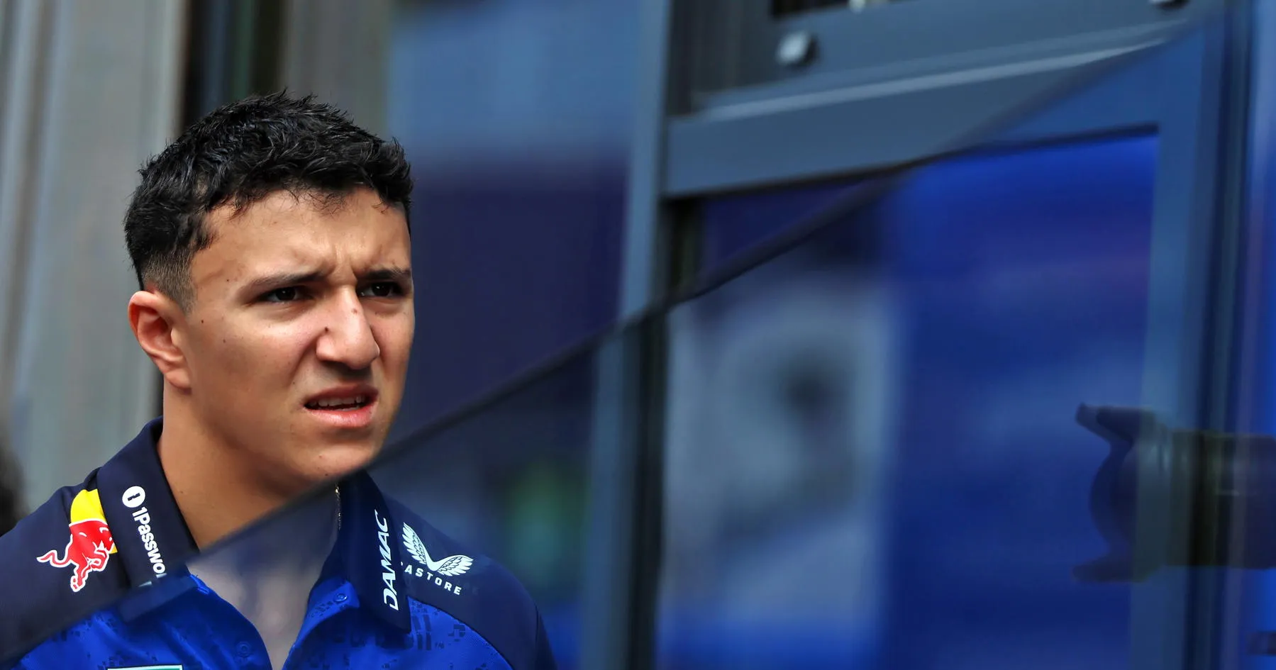 Isack Hadjar Diragukan Tampil di GP Spanyol - sumber: (racingnews365)